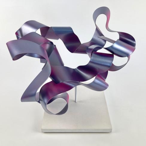 Hans Schüle, aus der Werkgruppe "Loops", 2023, Lack auf Stahl, 23 x 34 x 29 cm